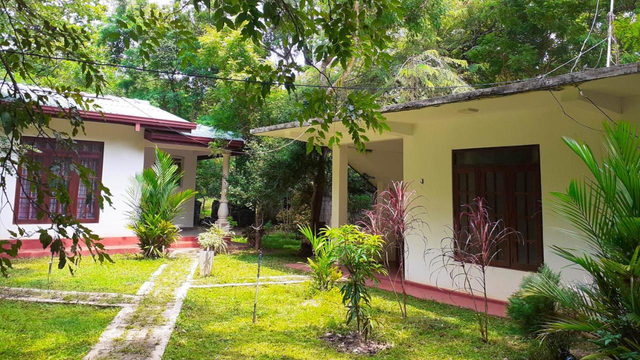 Woodsy Villa Sigiriya Bagian luar foto